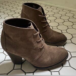 Mia Taupe Faux Suede Booties Women’s Size 6